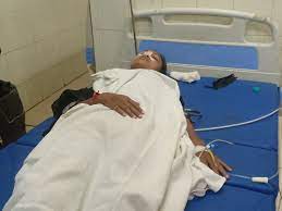 युवती का अस्पताल में इलाज चल रहा है