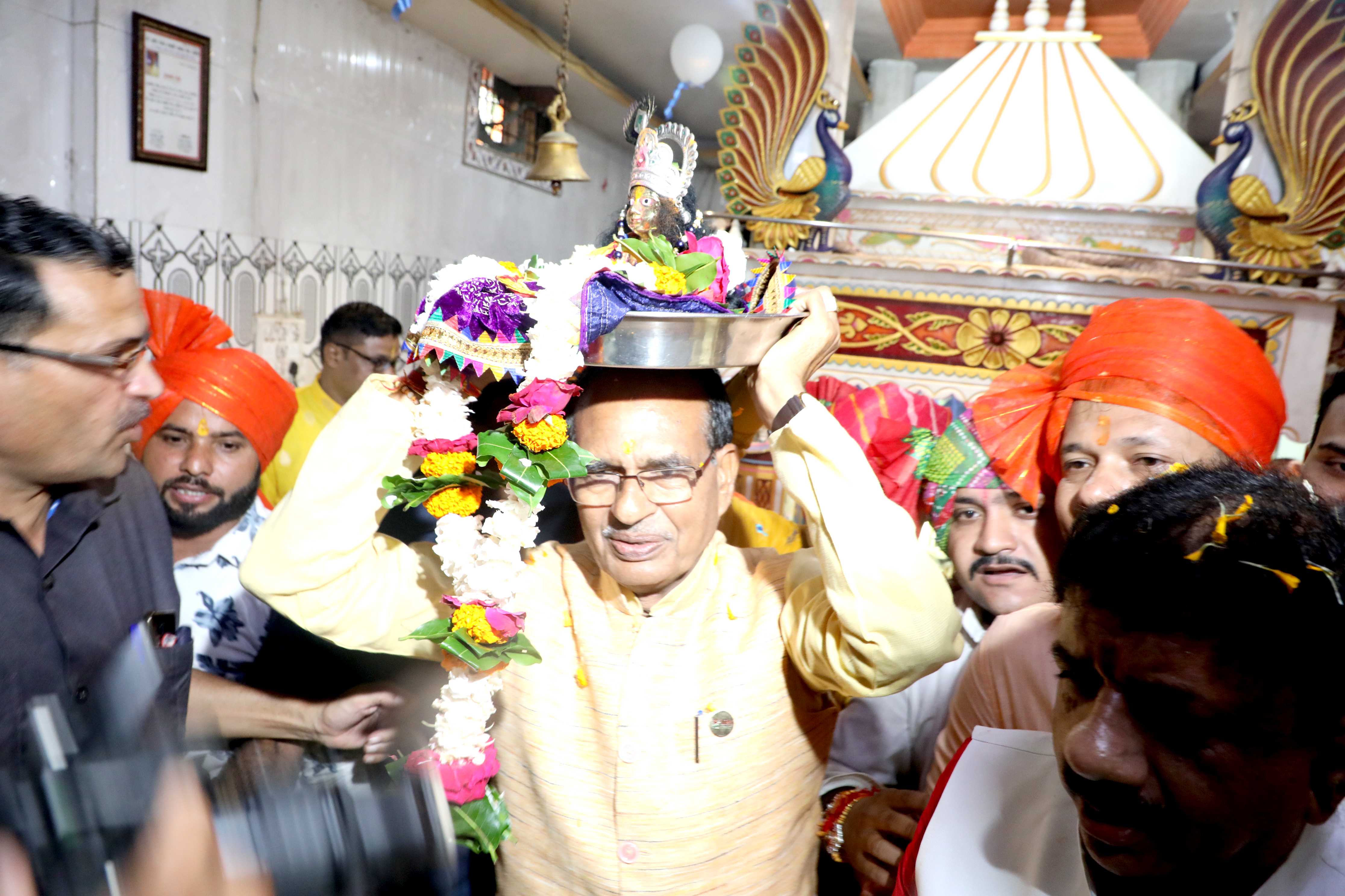 मुख्यमंत्री चौहान ने विधि विधान से पूजा-अर्चना की