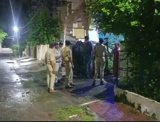 थाना परिसर में रखी बाइक चोरी 