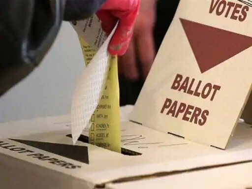  पोस्टल बैलेट सुविधा केंद्र में रिटर्निंग ऑफिसर को देना होगा