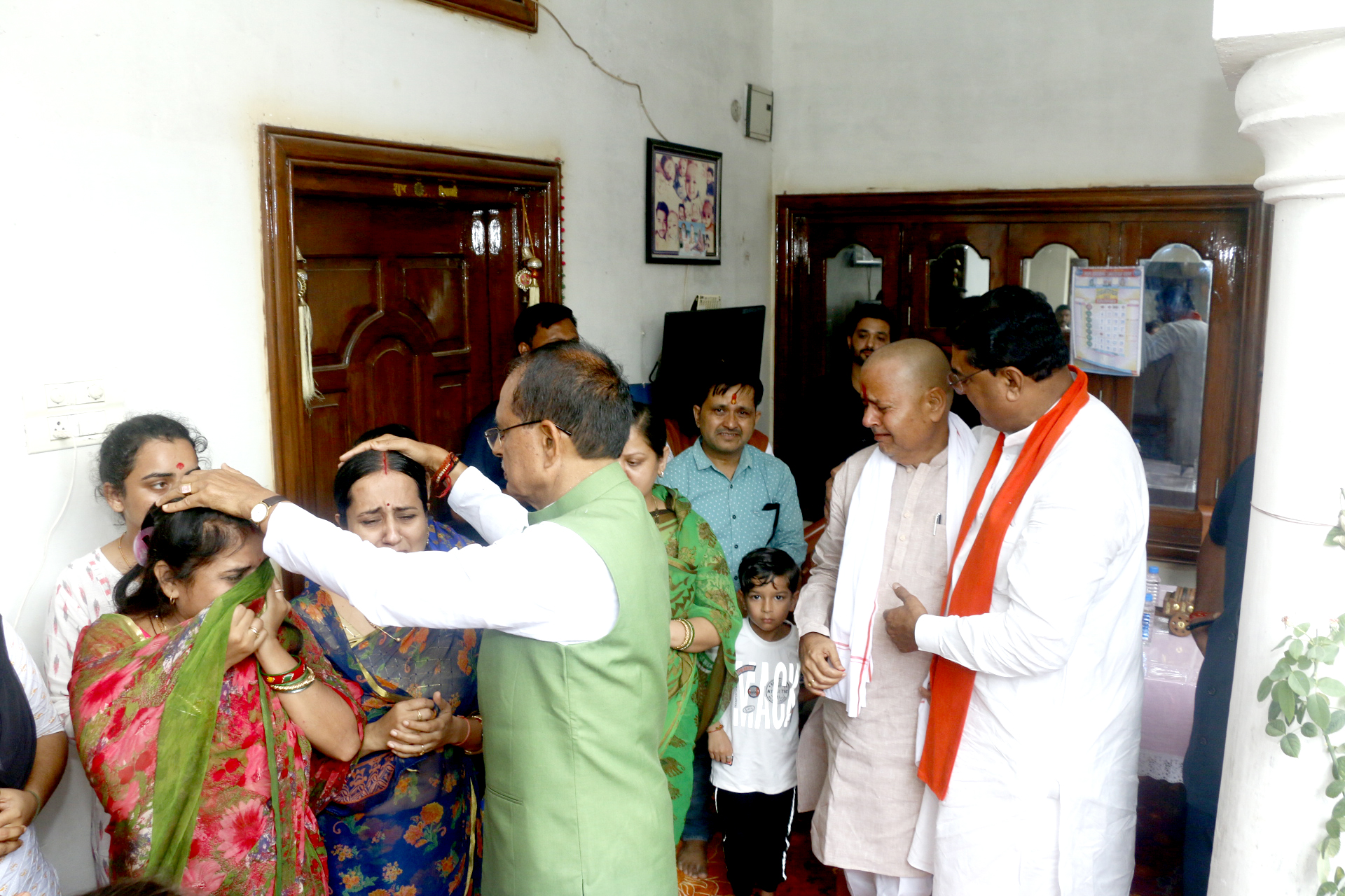 परिजनों को सांत्वना दी और ढाँढस बंधाया