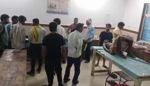 datia, Firing two groups , five dead