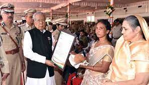 bhopal, Governor pays tribute,Police Memorial Day