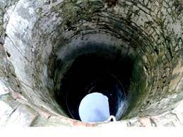 rajgarh, Woman dies , filling water