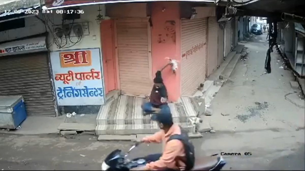 bhopal, Brutality with puppy, Scindia 