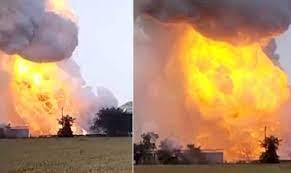 harda, Massive fire , illegal firecracker factory