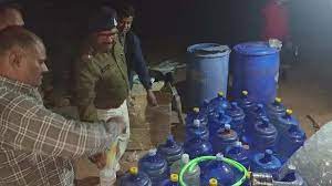 shivpuri,Police raided ,illegal liquor factory