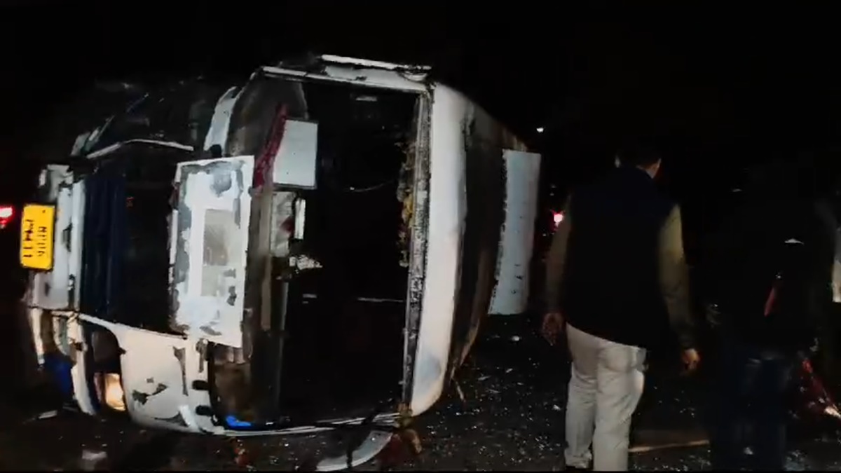 gwalior,Collision , loaded with laborers