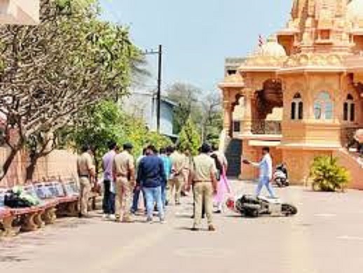 indore,  girl and her friend,  shot himself