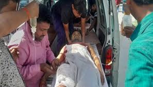 bhind,  young man standing ,Bharauli intersection 