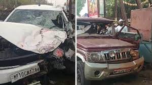 khargon, Elderly mother,car and Bolero