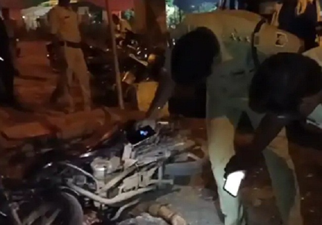 jabalpur, Friend killed ,stone