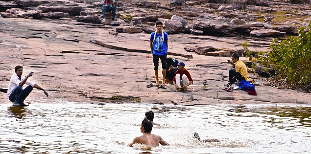 खतरनाक साबित हो रहे हैं पिकनिक स्पॉट