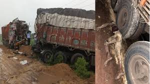 dewas, Two trucks collide,three people killed
