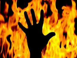 jabalpur, Lover pours petrol , woman fire