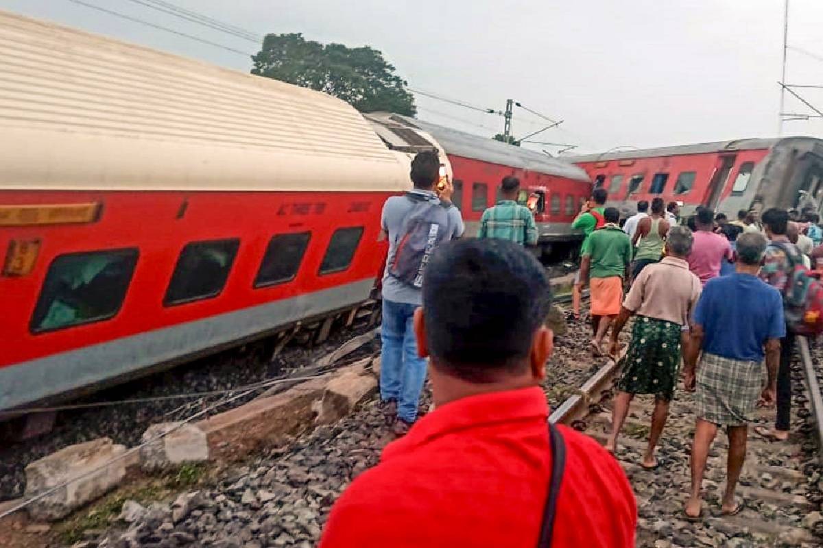 kolkata, train accident , jharkhand