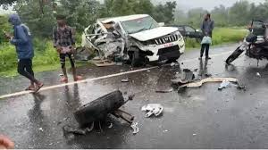 raisen, Two boleras, car collide