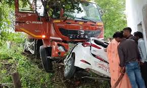 sagar,  same family traveling, car died