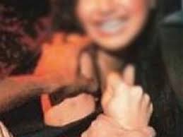 भाजपा नेता के भांजे ने फाड़े लड़की के कपड़े