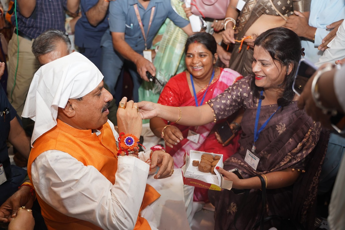 bhopal, Female Sarpanches ,tied Rakhi 