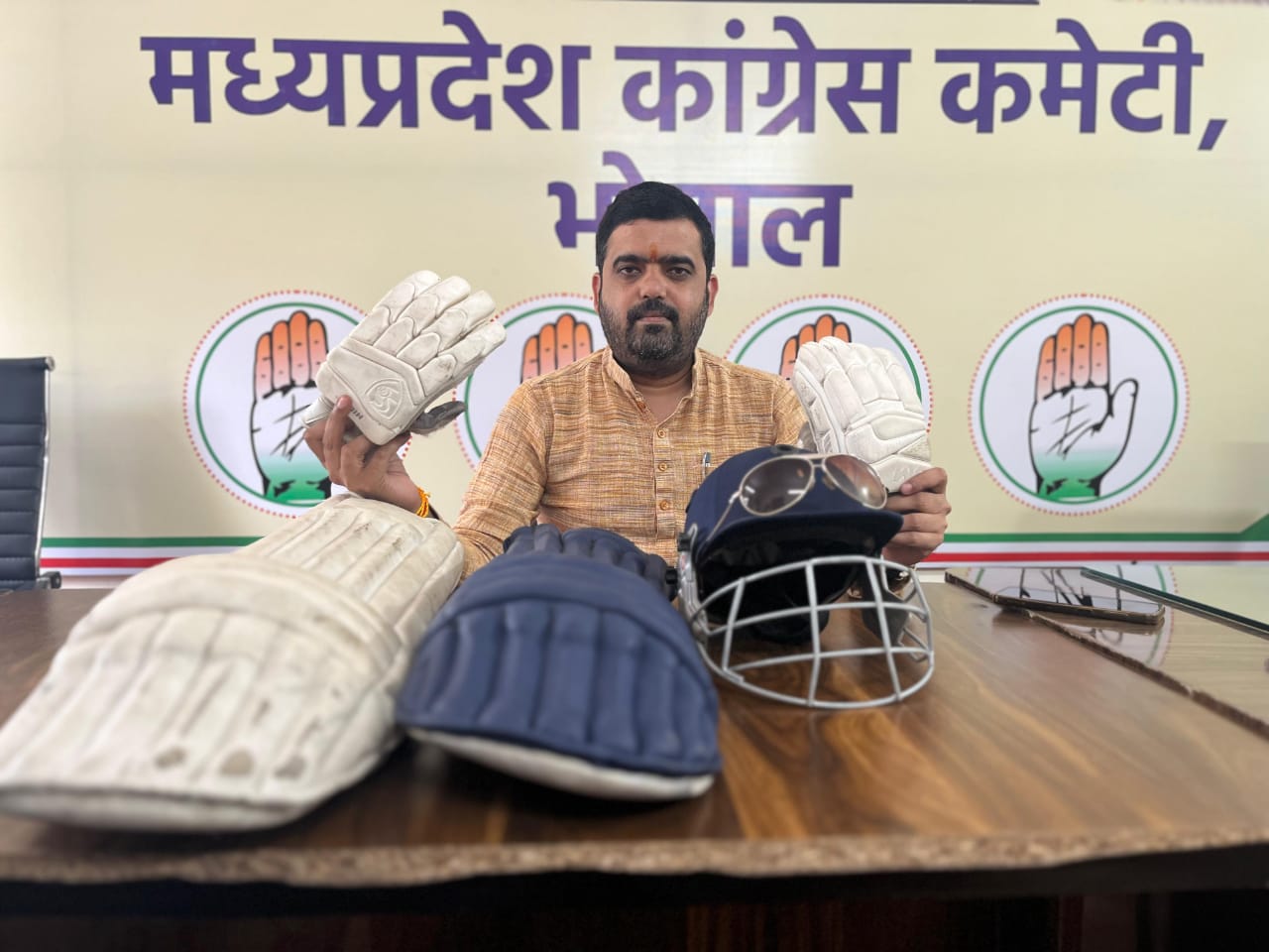 bhopal, Congress cornered ,condition of roads