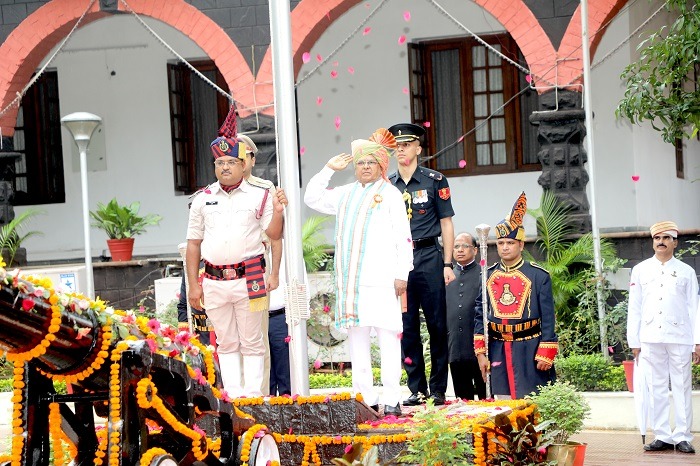 bhopal,Governor Mangubhai , hoisted the flag 