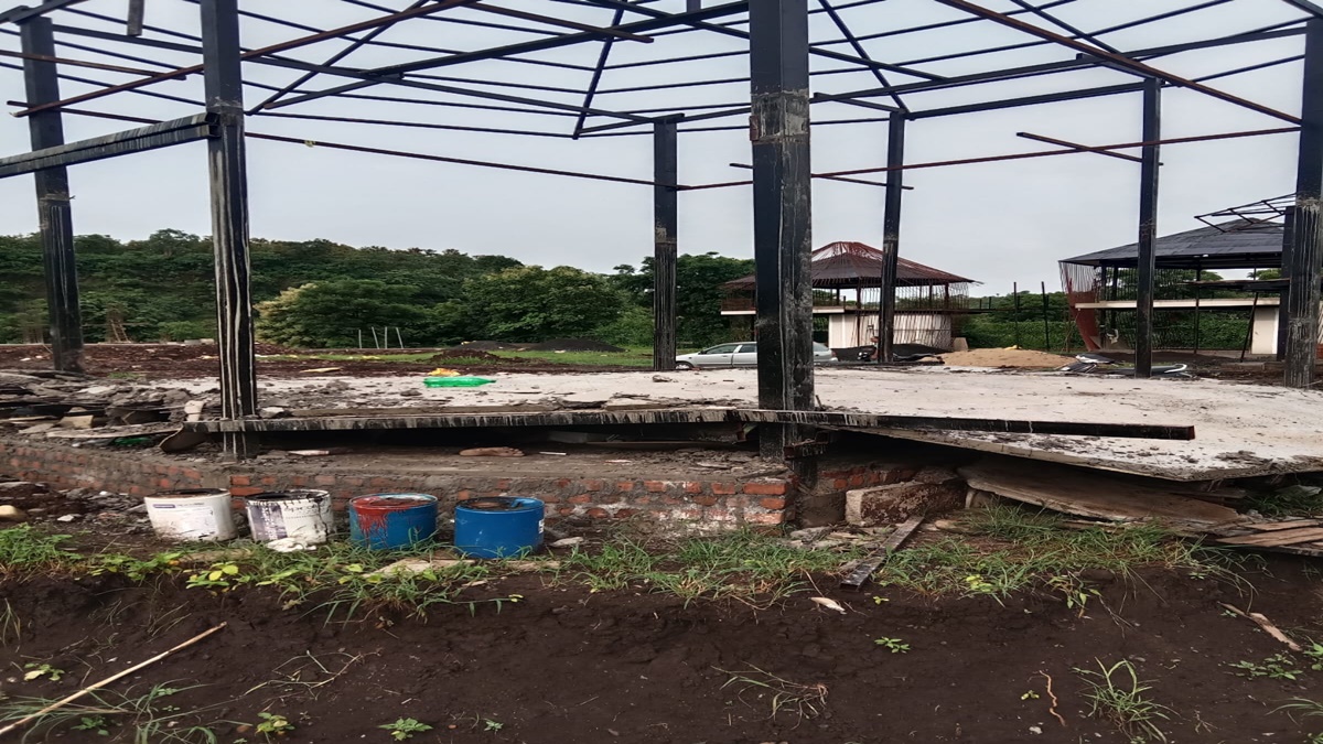 indore,  house under construction, Mhow collapsed