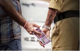 chindwara, Lokayukta police , sub-inspector taking bribe 