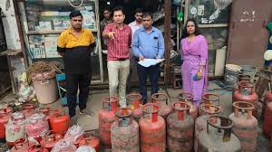 bhopal, Food department , gas cylinders seized