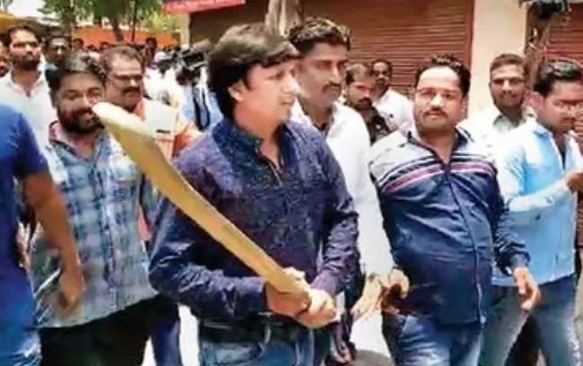 indore, Akash Vijayvargiya ,beating with bat