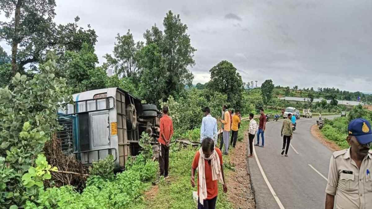 sidhi, Shahdol lost control , overturned
