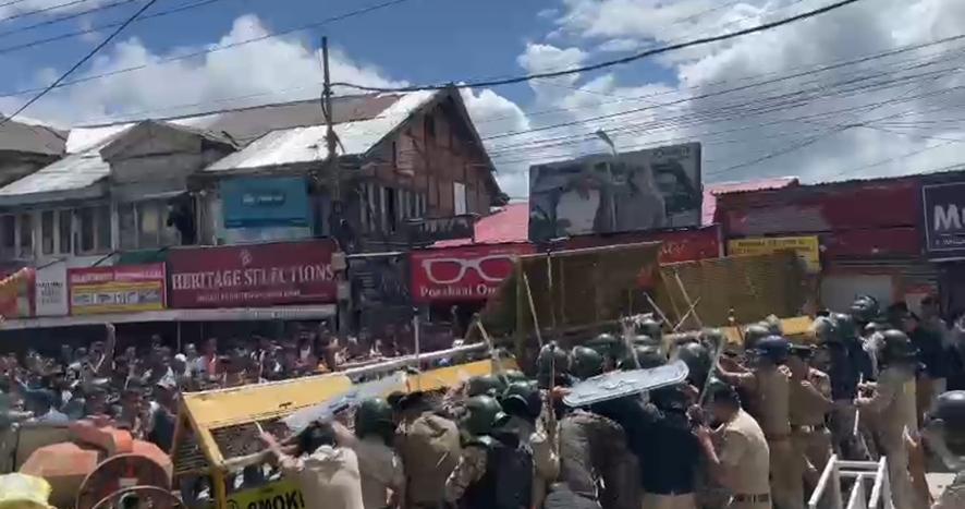 shimla,   Masjid dispute, broke barricades
