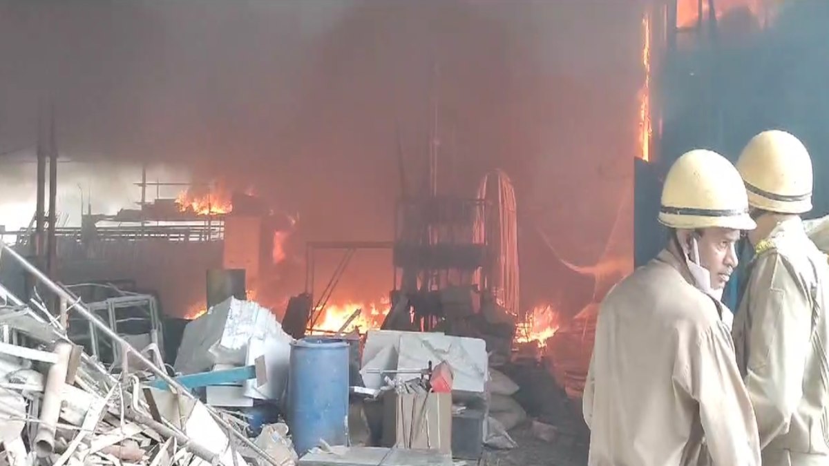 indore, Fire broke out, private company