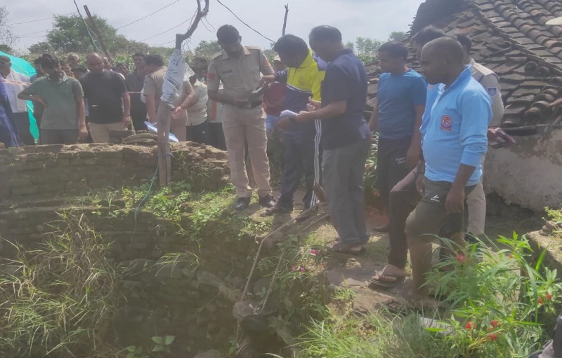 sagar, Dead bodies ,found in the well