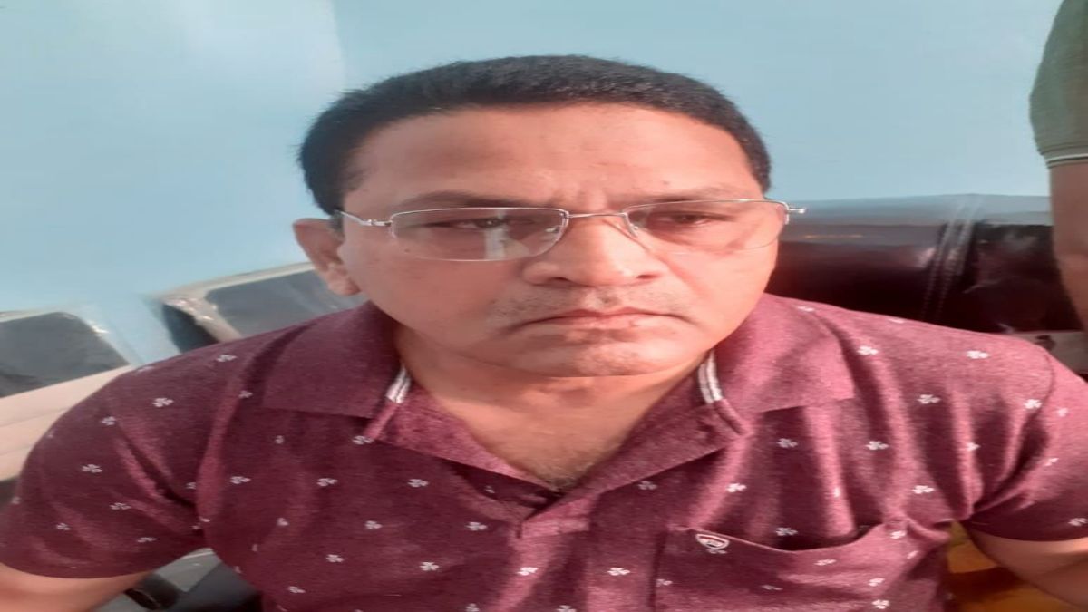dhar, District Panchayat CEO ,arrested  