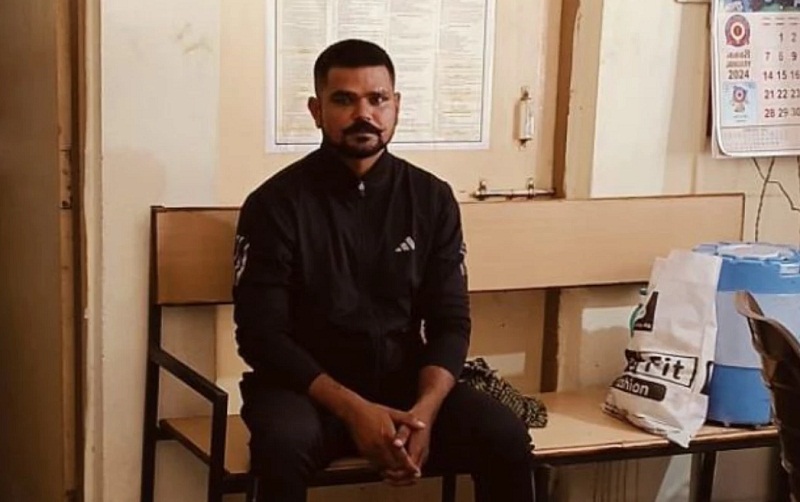 indore,Army soldier raped, bank employee