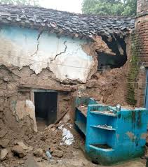 ashoknagar,Kutcha house ,collapsed due to rain