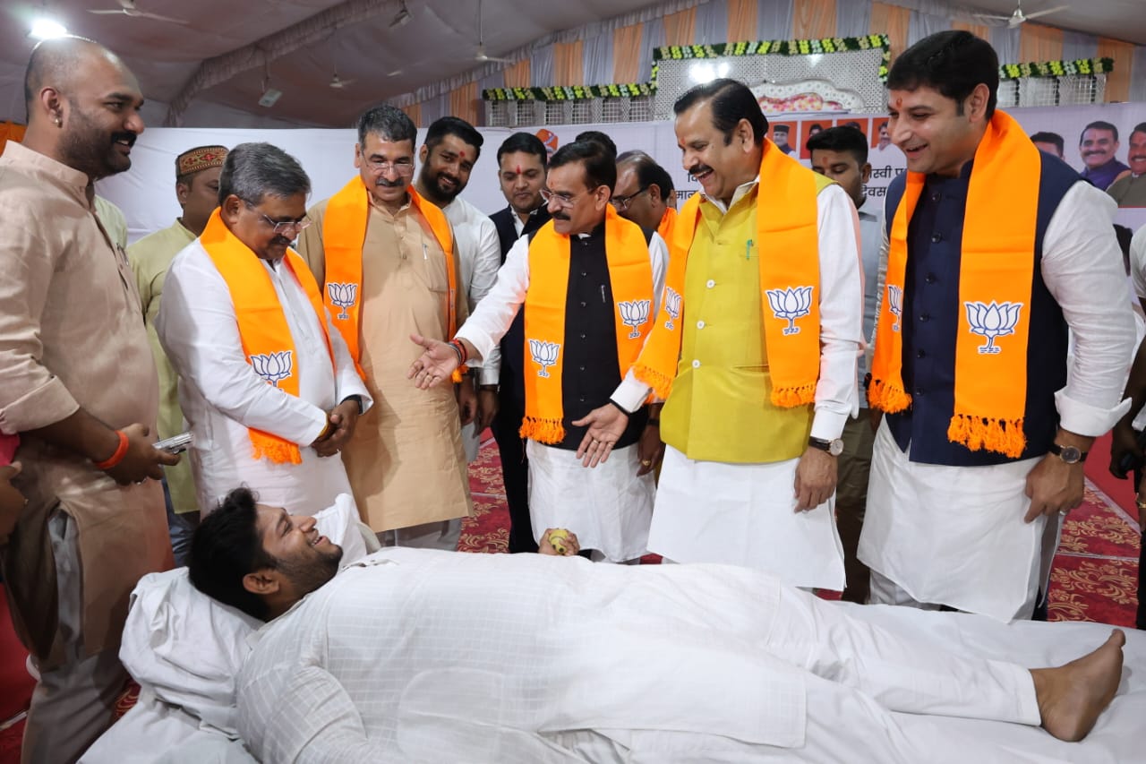 bhopal,Donate blood , Vishnudatt Sharma