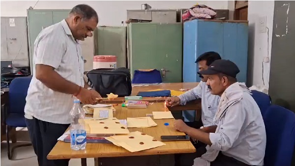 damoh, Lokayukta ,taking bribe  