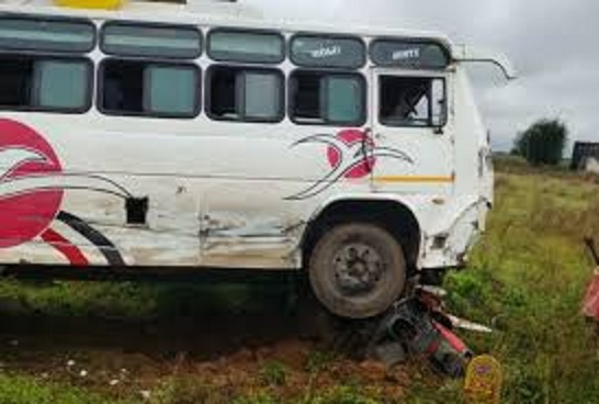 morena, head-on collision,bus and tractor