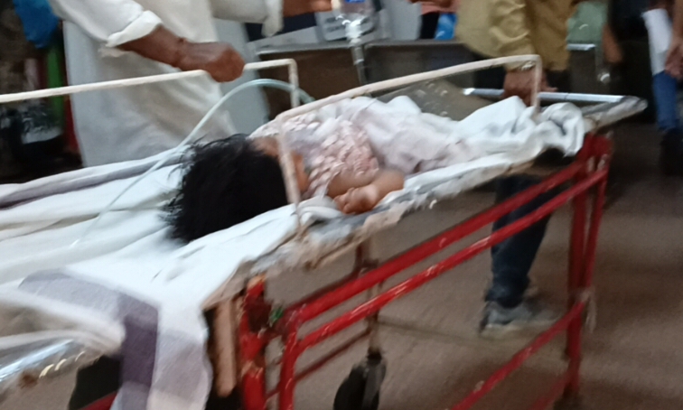 jabalpur,Bus hits family, riding bike