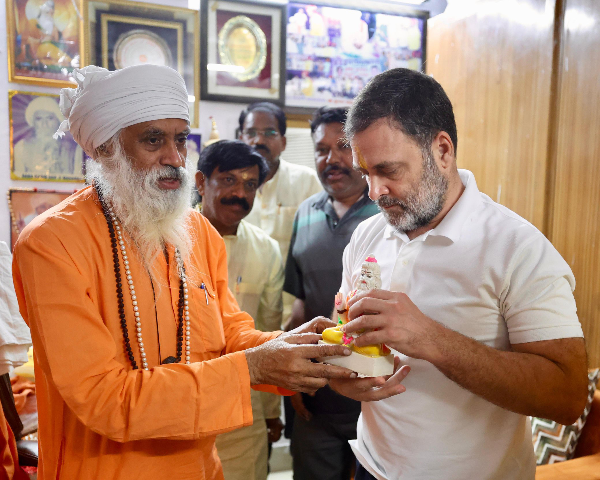 new delhi, Rahul Gandhi,Valmiki Temple 