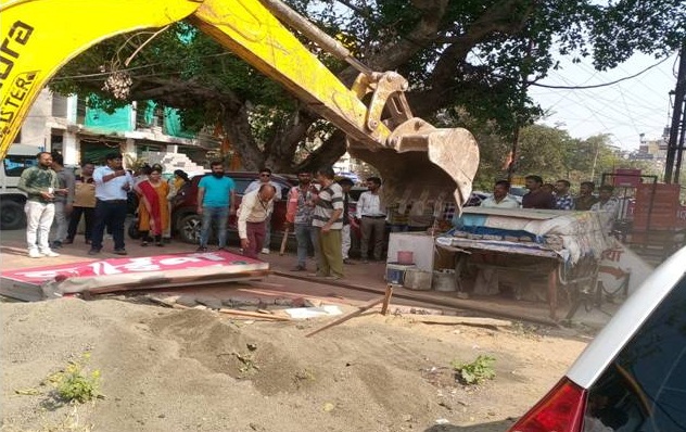 indore,Encroachments removed , Satya Sai Square  