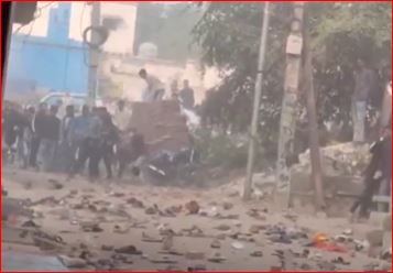 sambhal, Stone pelting , Jama Masjid  