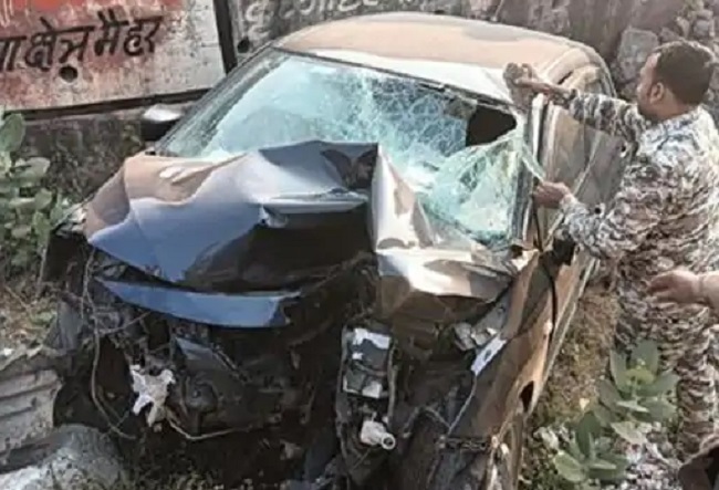 maihar,  car collided , four people died