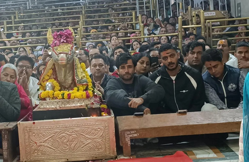 ujjain, Nine cricketers,visited Lord Mahakal