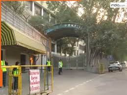 new delhi,Bomb threats ,40 schools  