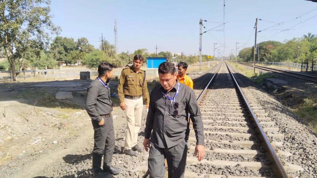 dewas, Young man jumped , bridge