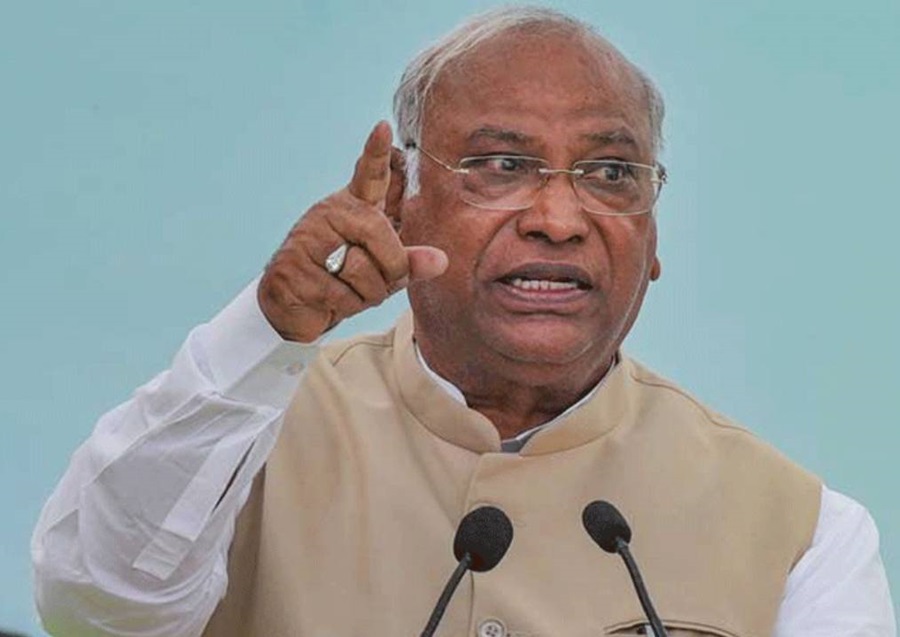 new delhi, Kharge demanded resignation , Home Minister Amit Shah 