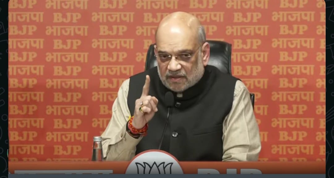 new delhi, Amit Shah ,hits back 